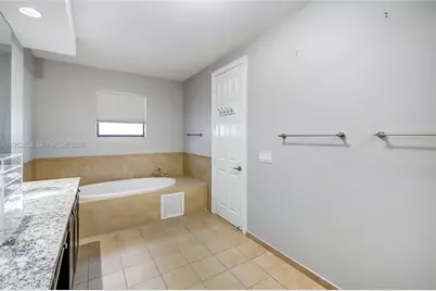 9815 NW 86th Ter, Doral, FL 33178 - Photo 21