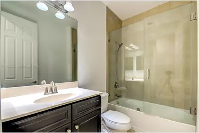 9815 NW 86th Ter, Doral, FL 33178 - Photo 25