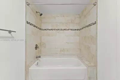 181 Wimbledon Lake Dr #181, Plantation, FL 33324 - Photo 21