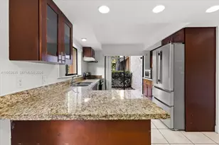 181 Wimbledon Lake Dr, Plantation, FL 33324 - Photo 3
