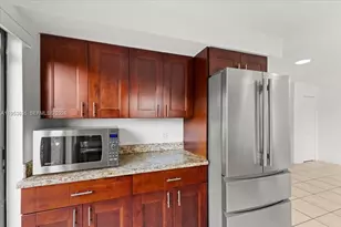 181 Wimbledon Lake Dr, Plantation, FL 33324 - Photo 5