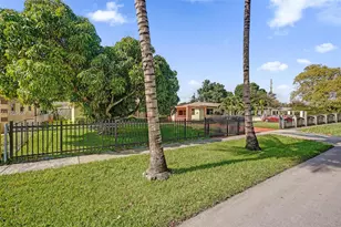16200 NE 8th Ct, North Miami Beach, FL 33162 - Photo 23