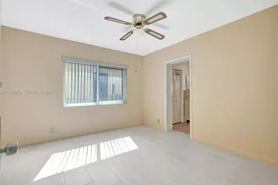 16200 NE 8th Ct, North Miami Beach, FL 33162 - Photo 9