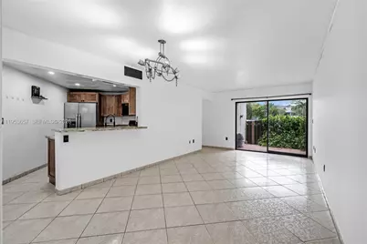 9421 Fontainebleau Blvd #101-35, Miami, FL 33172 - Photo 3