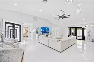 11611 SW 9th Ct, Pembroke Pines, FL 33025 - Photo 9