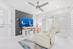 11611 SW 9th Ct, Pembroke Pines, FL 33025 - Photo 23