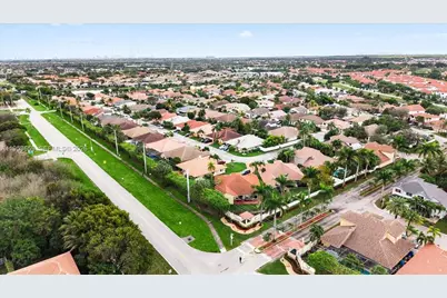 11611 SW 9th Ct, Pembroke Pines, FL 33025 - Photo 47