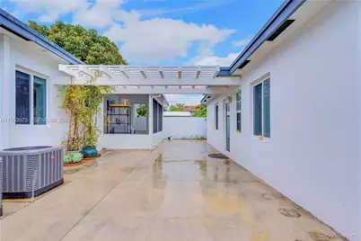 2247 NW 2nd St, Miami, FL 33125 - Photo 27