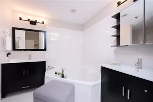 9725 NW 52nd St, Doral, FL 33178 - Photo 21