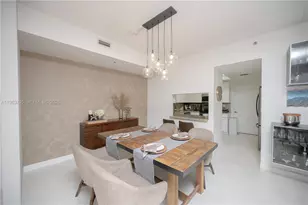 9725 NW 52nd St, Doral, FL 33178 - Photo 7