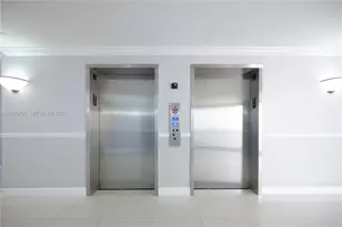 9725 NW 52nd St, Doral, FL 33178 - Photo 37