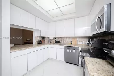 9725 NW 52nd St #215, Doral, FL 33178 - Photo 11