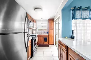 180 NE 12th Ave, Hallandale Beach, FL 33009 - Photo 11