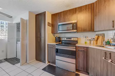 10026 Hammocks Blvd #207-6, Miami, FL 33196 - Photo 3