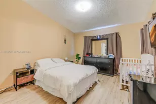 10026 Hammocks Blvd, Miami, FL 33196 - Photo 15