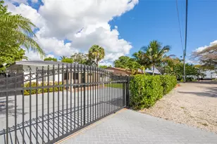 1765 NE 145th St, Miami, FL 33181 - Photo 7