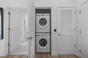 101 Diplomat Pkwy, Hallandale Beach, FL 33009 - Photo 5