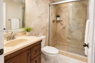 1000 Parkview Dr, Hallandale Beach, FL 33009 - Photo 15