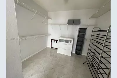 1000 Parkview Dr #528, Hallandale Beach, FL 33009 - Photo 13