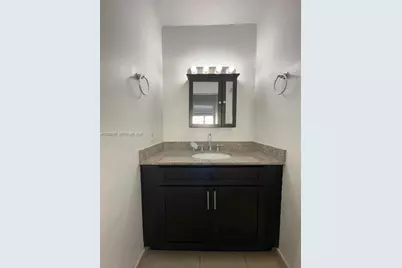 1015 NW 45th Ave #108, Miami, FL 33126 - Photo 9