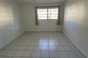 1015 NW 45th Ave, Miami, FL 33126 - Photo 11