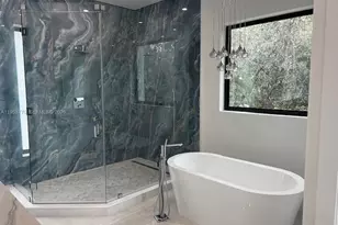 2 Hough Dr, Miami Springs, FL 33166 - Photo 23