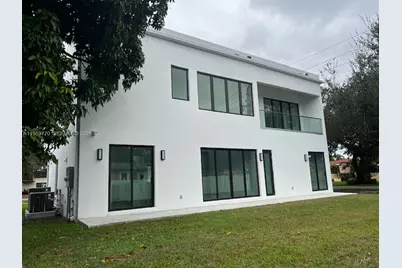 2 Hough Dr, Miami Springs, FL 33166 - Photo 5