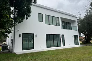 2 Hough Dr, Miami Springs, FL 33166 - Photo 5