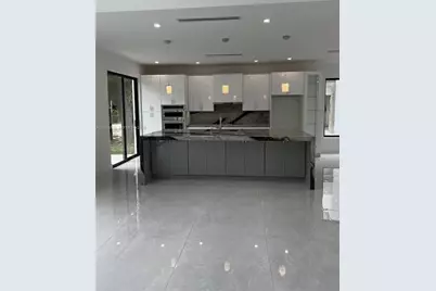 2 Hough Dr, Miami Springs, FL 33166 - Photo 9