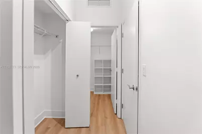 90 SW 3rd St #1115, Miami, FL 33130 - Photo 9