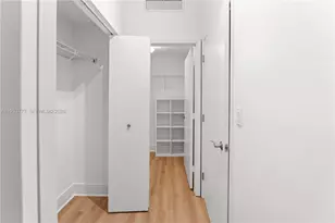 90 SW 3rd St, Miami, FL 33130 - Photo 9