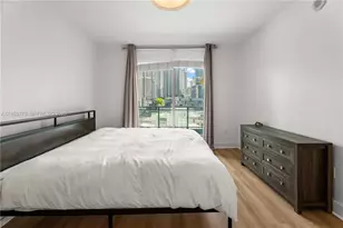 90 SW 3rd St, Miami, FL 33130 - Photo 5