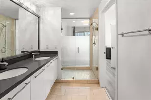 90 SW 3rd St, Miami, FL 33130 - Photo 7