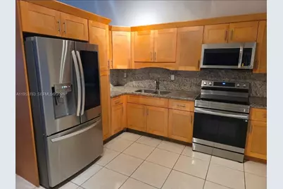 7692 NW 178th Ter #7692, Hialeah, FL 33015 - Photo 3