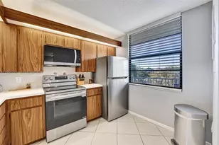 1514 Whitehall Dr, Davie, FL 33324 - Photo 25