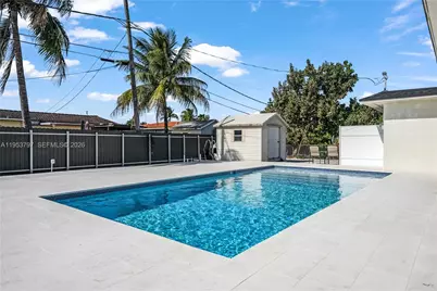 11610 NW 57th Ct, Hialeah, FL 33012 - Photo 35