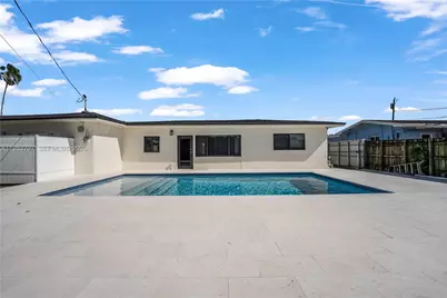 11610 NW 57th Ct, Hialeah, FL 33012 - Photo 5