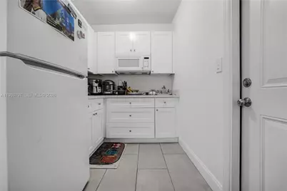 11610 NW 57th Ct, Hialeah, FL 33012 - Photo 27