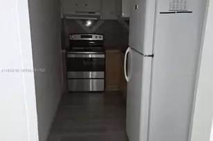 4717 NW 7th St, Miami, FL 33126 - Photo 5