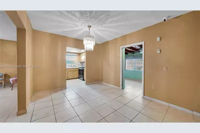 2615 SW 32nd Ave, Miami, FL 33133 - Photo 3