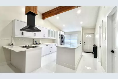 10271 Oleander Ct, Pembroke Pines, FL 33026 - Photo 3