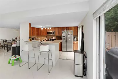 10921 NW 88th Ter #1303, Doral, FL 33178 - Photo 5