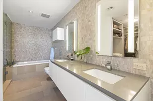 88 SW 7th St, Miami, FL 33130 - Photo 15