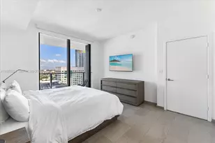 88 SW 7th St, Miami, FL 33130 - Photo 13