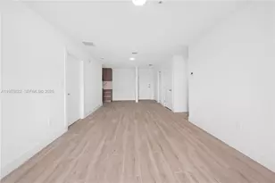 32 NW 14th Ave, Miami, FL 33125 - Photo 11