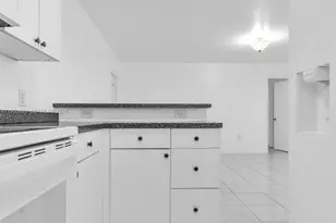 843 NW 7th St, Hallandale Beach, FL 33009 - Photo 7