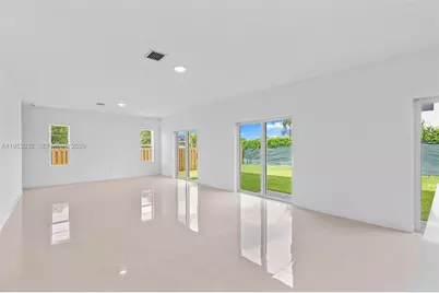 27364 SW 133rd Path, Homestead, FL 33032 - Photo 11