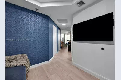 55 SW 9th St #2406, Miami, FL 33130 - Photo 17