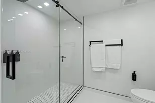 13953 Kendale Lakes Cir, Miami, FL 33183 - Photo 23