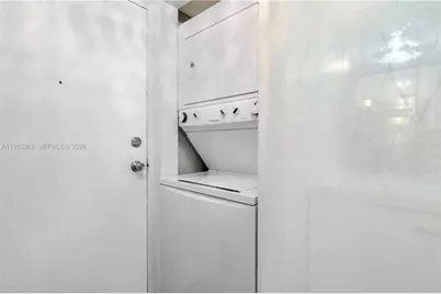 2600 Collins Ave #204, Miami Beach, FL 33140 - Photo 9